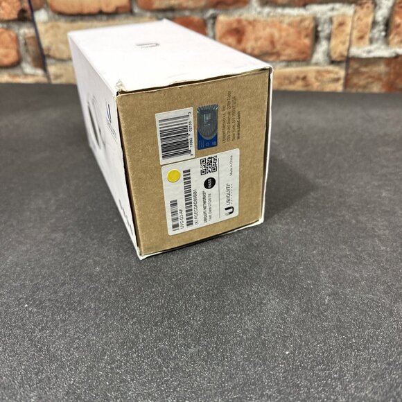 Ubiquiti Networks UVC-G3-AF 1080p Indoor/Outdoor IP Camera with Infrared - Picture 3 of 6